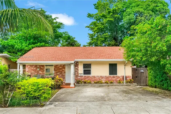 $699,999 | 6133 Southwest 62nd Terrace, South Miami, FL 33143