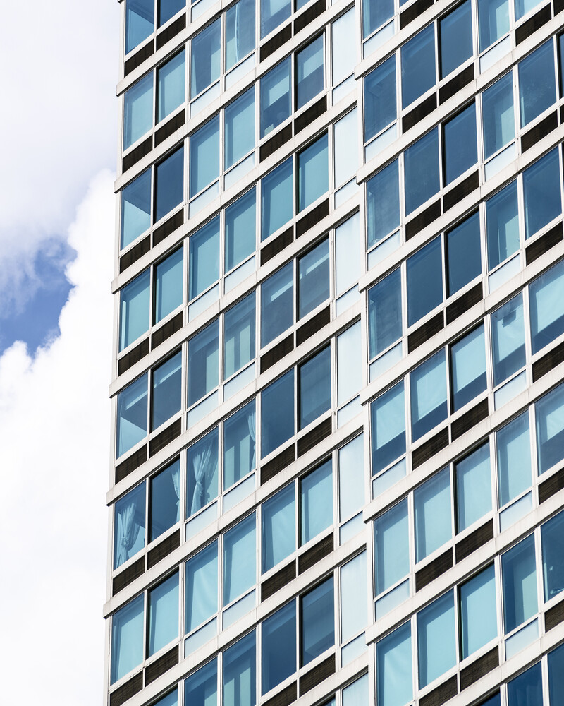 315 West 33rd Street, Unit 10M Manhattan, NY 10001 - Photo 6 of 13 a view of front of a large building