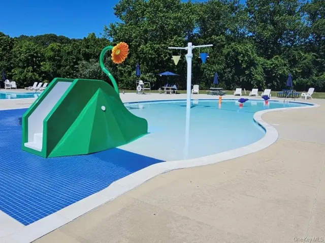 a view of a tennis court