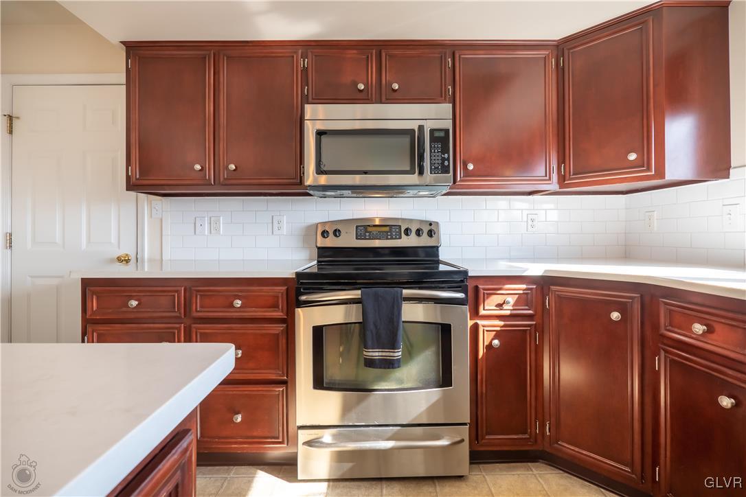 4050 Mountain Road Slatington, PA 18080 - Photo 5 of 27 Gallery Image 5