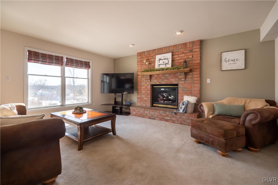 4050 Mountain Road Slatington, PA 18080 - Photo 8 of 27 Gallery Image 8