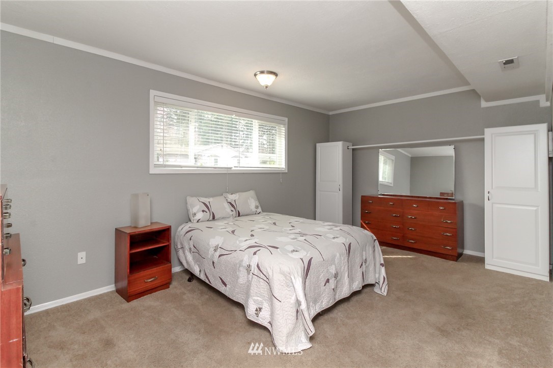4016 Northeast 10th Street Renton, WA 98056 - Photo 14 of 23 Gallery Image 14