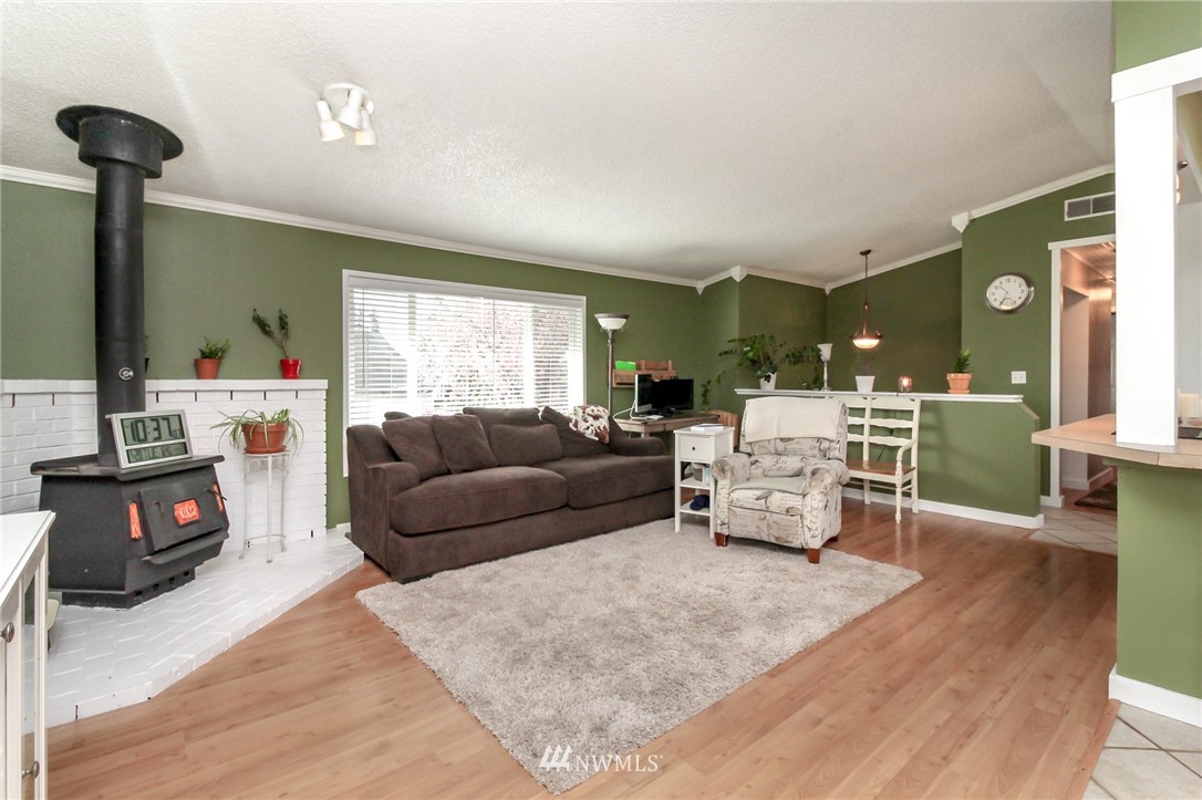 4016 Northeast 10th Street Renton, WA 98056 - Photo 8 of 23 Gallery Image 8