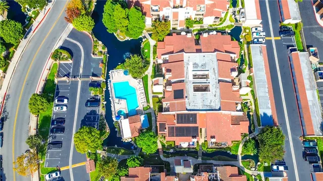 $465,000 | 16551 Grunion Lane, Unit 204, Huntington Beach, CA 92649