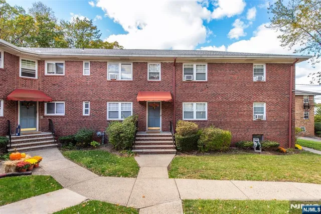 $300,000 | 152 Belleville Avenue, Unit 1, Bloomfield, NJ 07003