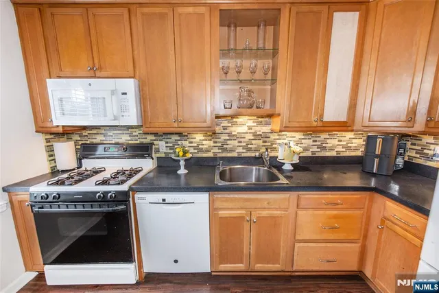 $300,000 | 152 Belleville Avenue, Unit 1, Bloomfield, NJ 07003