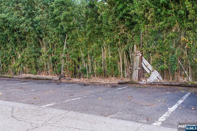 $300,000 | 152 Belleville Avenue, Unit 1, Bloomfield, NJ 07003