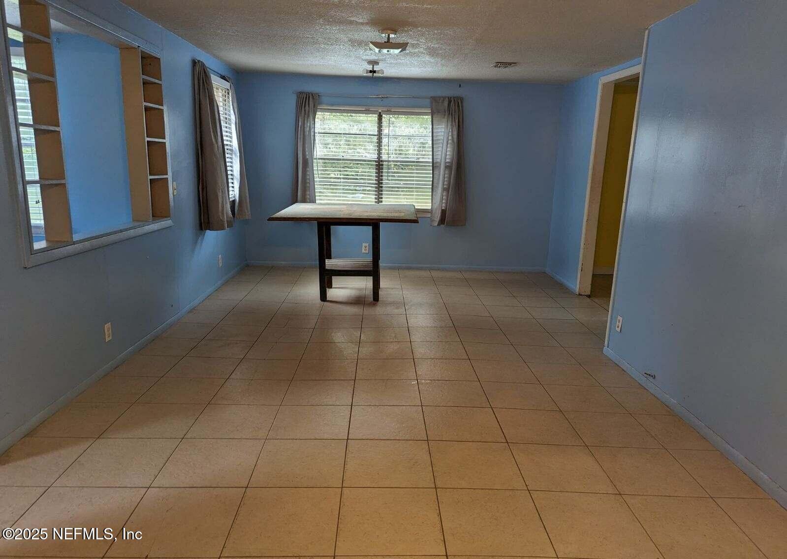 10593 Joes Road Jacksonville, FL 32221 - Photo 5 of 10 Front Room