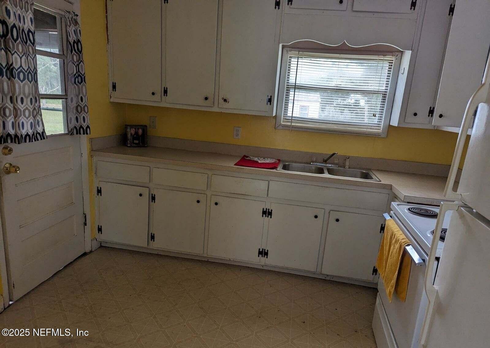 10593 Joes Road Jacksonville, FL 32221 - Photo 7 of 10 Kitchen