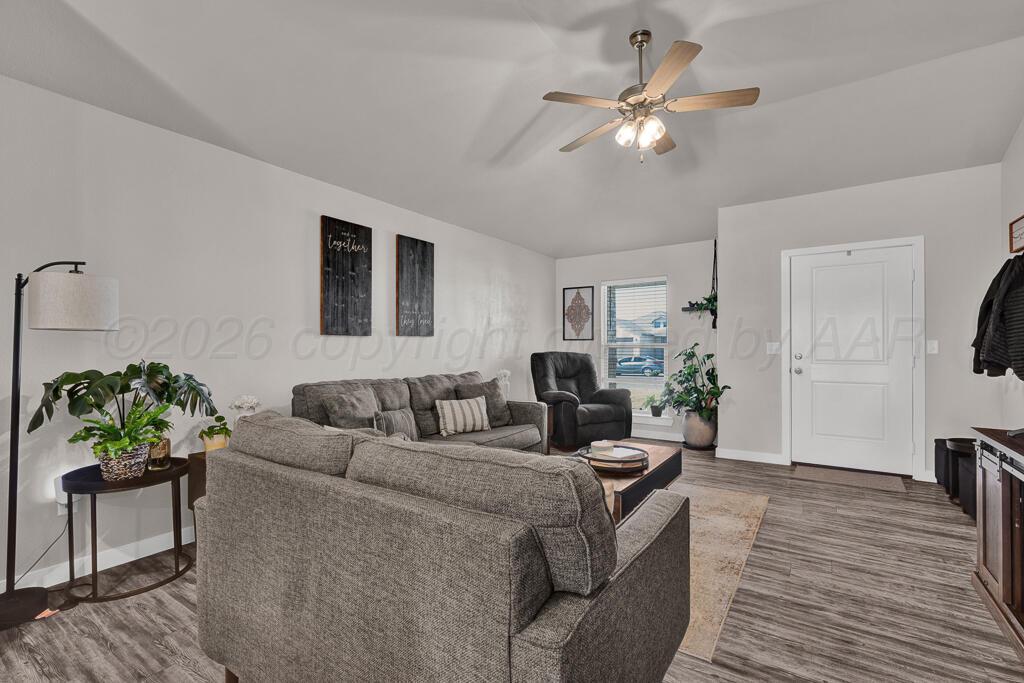 7101 Athens Street Amarillo, TX 79118 - Photo 3 of 15 athens_living2nd