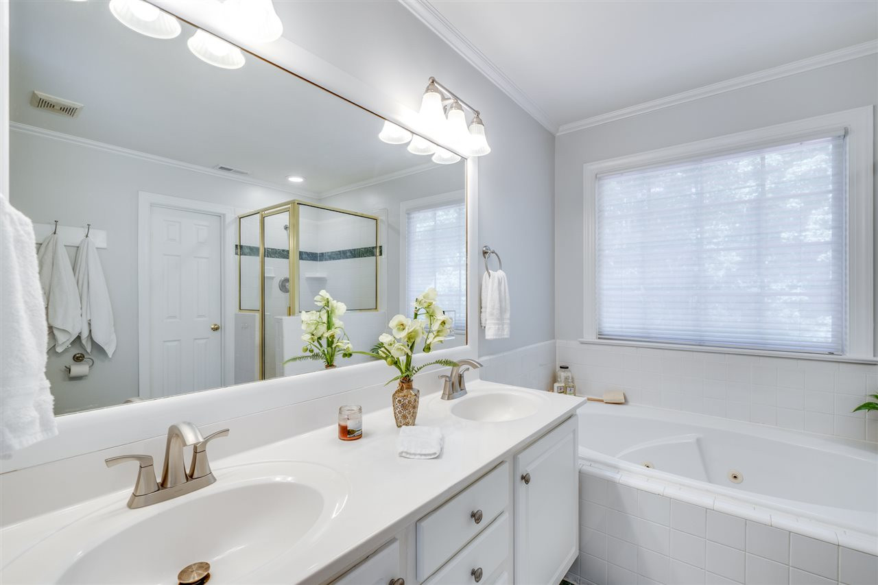 11921 Larka Court Raleigh, NC 27613 - Photo 16 of 30 Master Bath/Spa