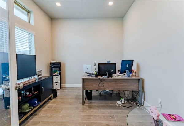 $3,250 | 20430 Avelignese Way, Tomball, TX 77377