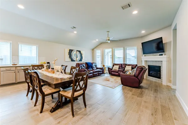 $3,250 | 20430 Avelignese Way, Tomball, TX 77377