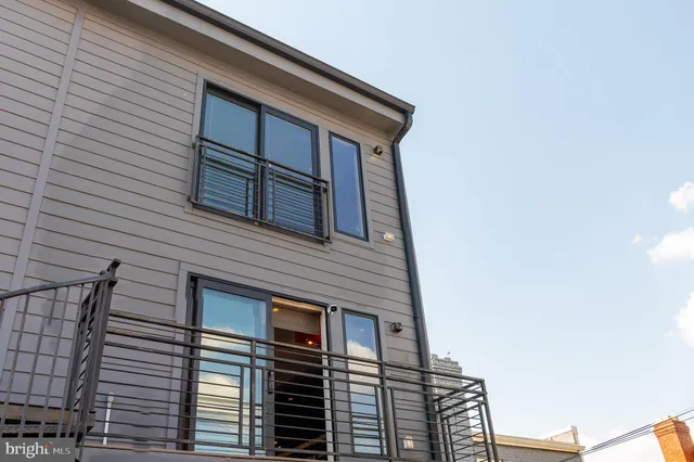 $3,950 | 1631 Montello Avenue Northeast, Unit PH1, Washington, DC 20002