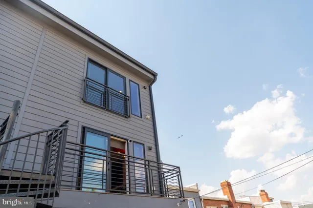 $3,950 | 1631 Montello Avenue Northeast, Unit PH1, Washington, DC 20002