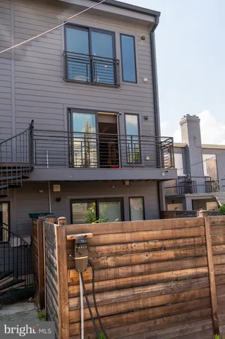 $3,950 | 1631 Montello Avenue Northeast, Unit PH1, Washington, DC 20002