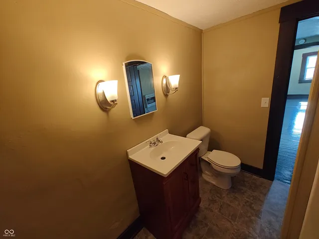 $695 | 202 East Taylor Street, Unit 3, Shelbyville, IN 46176