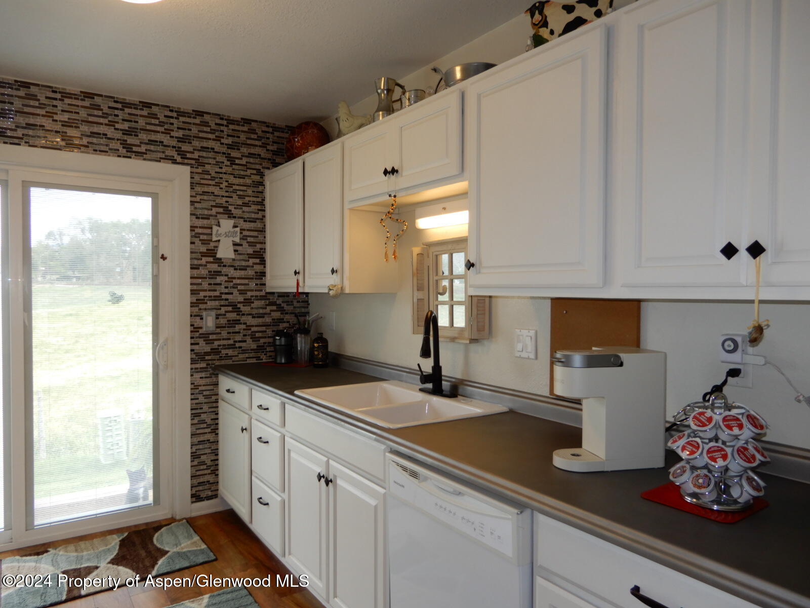 1018 Wamsley Way Rifle, CO 81650 - Photo 8 of 22 DSCN2809 Kitchen