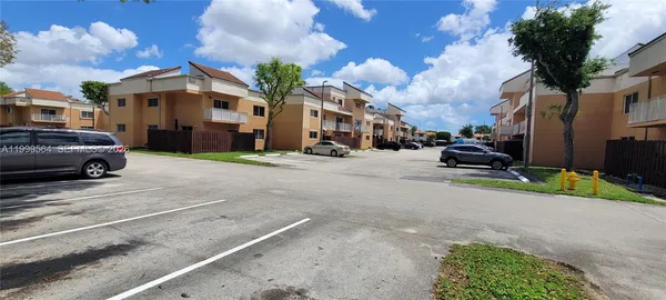 $2,400 | 14911 Southwest 80th Street, Unit 221, Miami, FL 33193