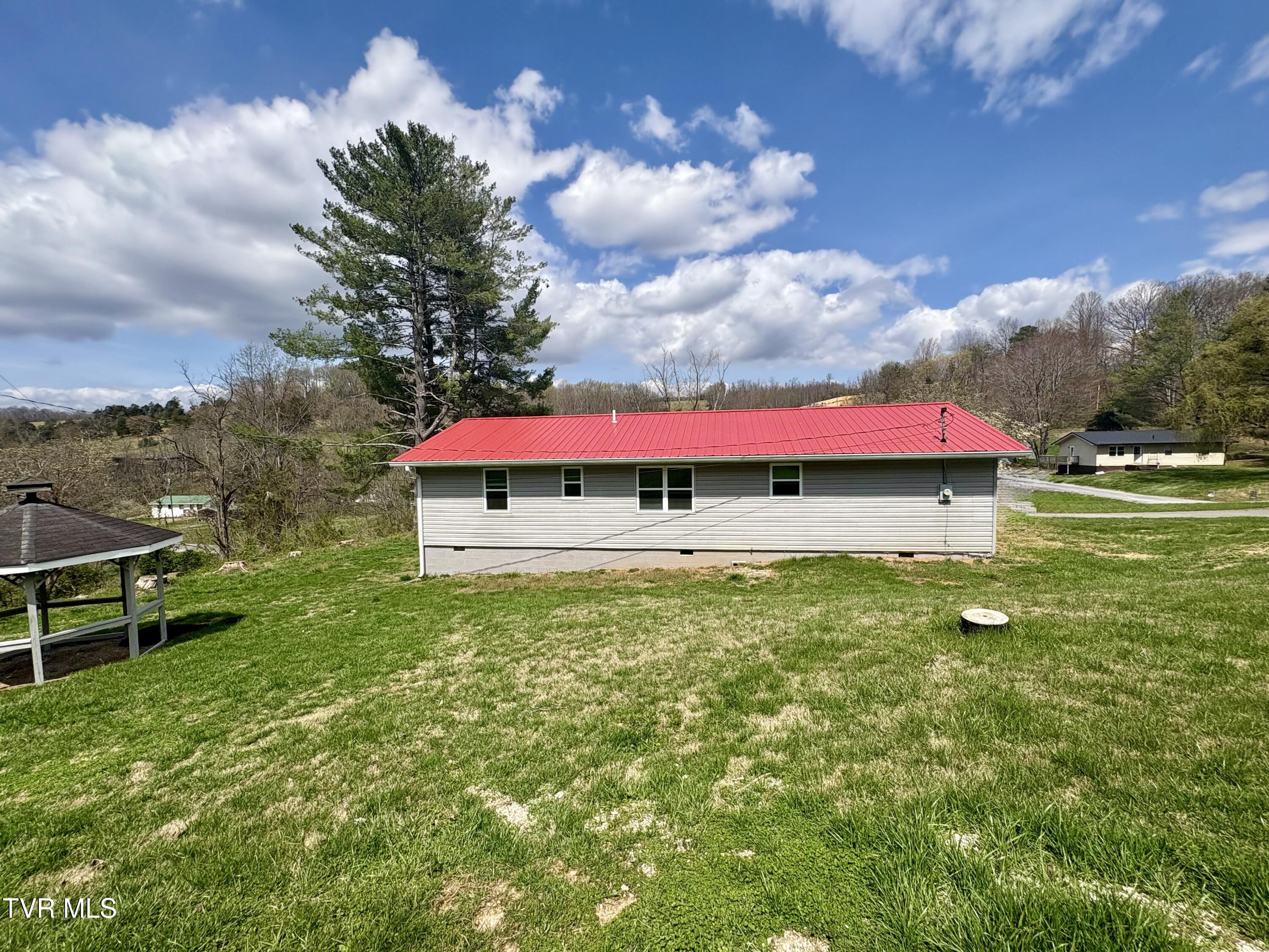 1849 State Rd T-650 Jonesville, VA 24263 - Photo 6 of 21 Back