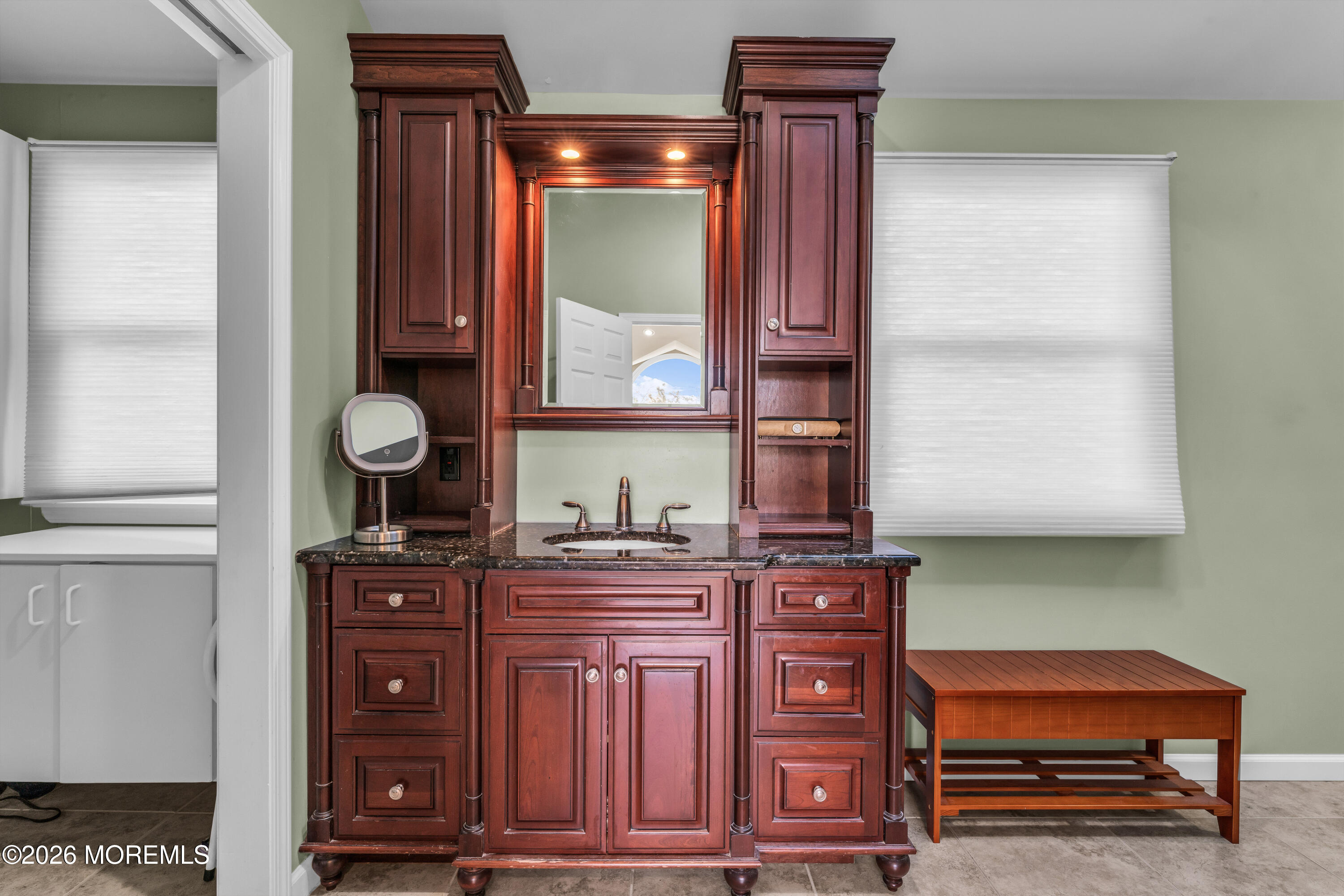 12 Apollo Road Manalapan, NJ 07726 - Photo 22 of 40 HOM03496