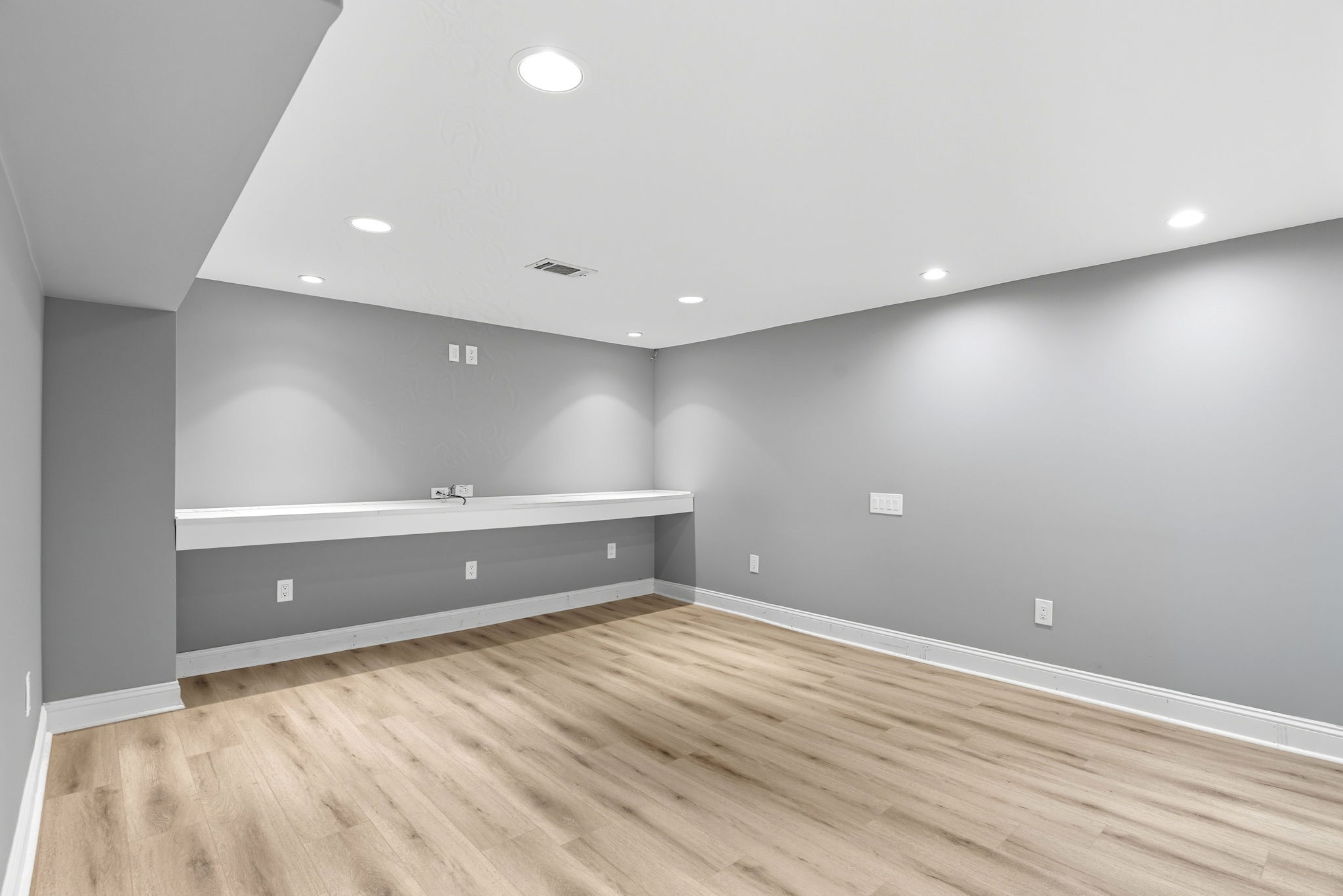 268 Goff Road Wethersfield, CT 06109 - Photo 18 of 27