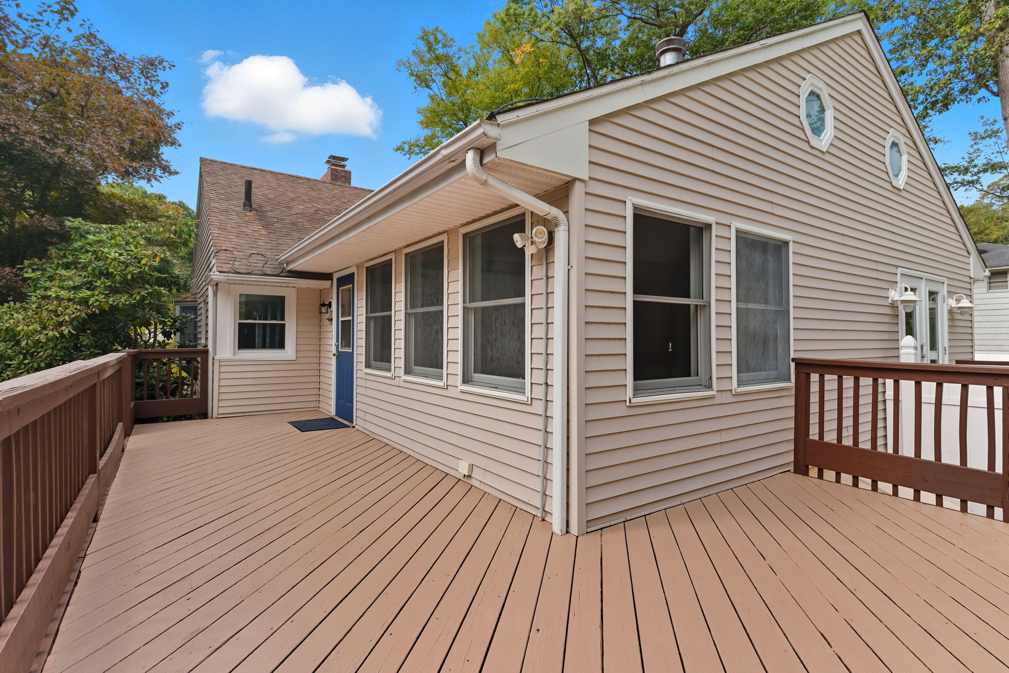 268 Goff Road Wethersfield, CT 06109 - Photo 3 of 27