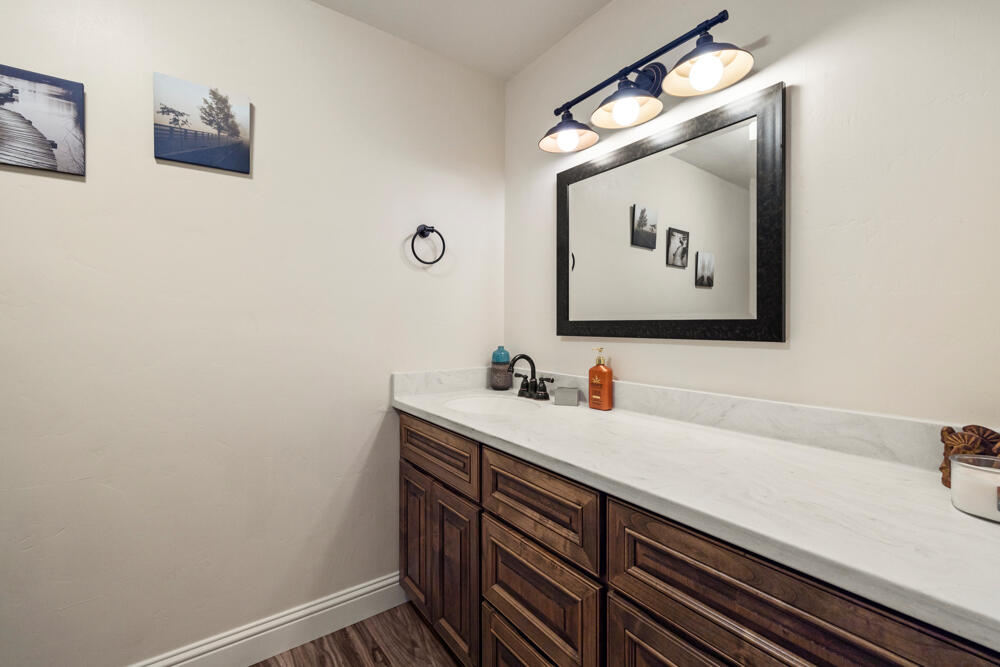 12520 Lisa Road Klamath Falls, OR 97603 - Photo 38 of 64 12520LisaRd.-47
