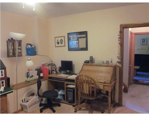 53 Montauk Road Narragansett, RI 02882 - Photo 8 of 11 Den/Family/Great Room.