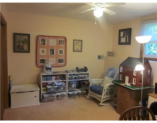 53 Montauk Road Narragansett, RI 02882 - Photo 9 of 11 Den/Family/Great Room.