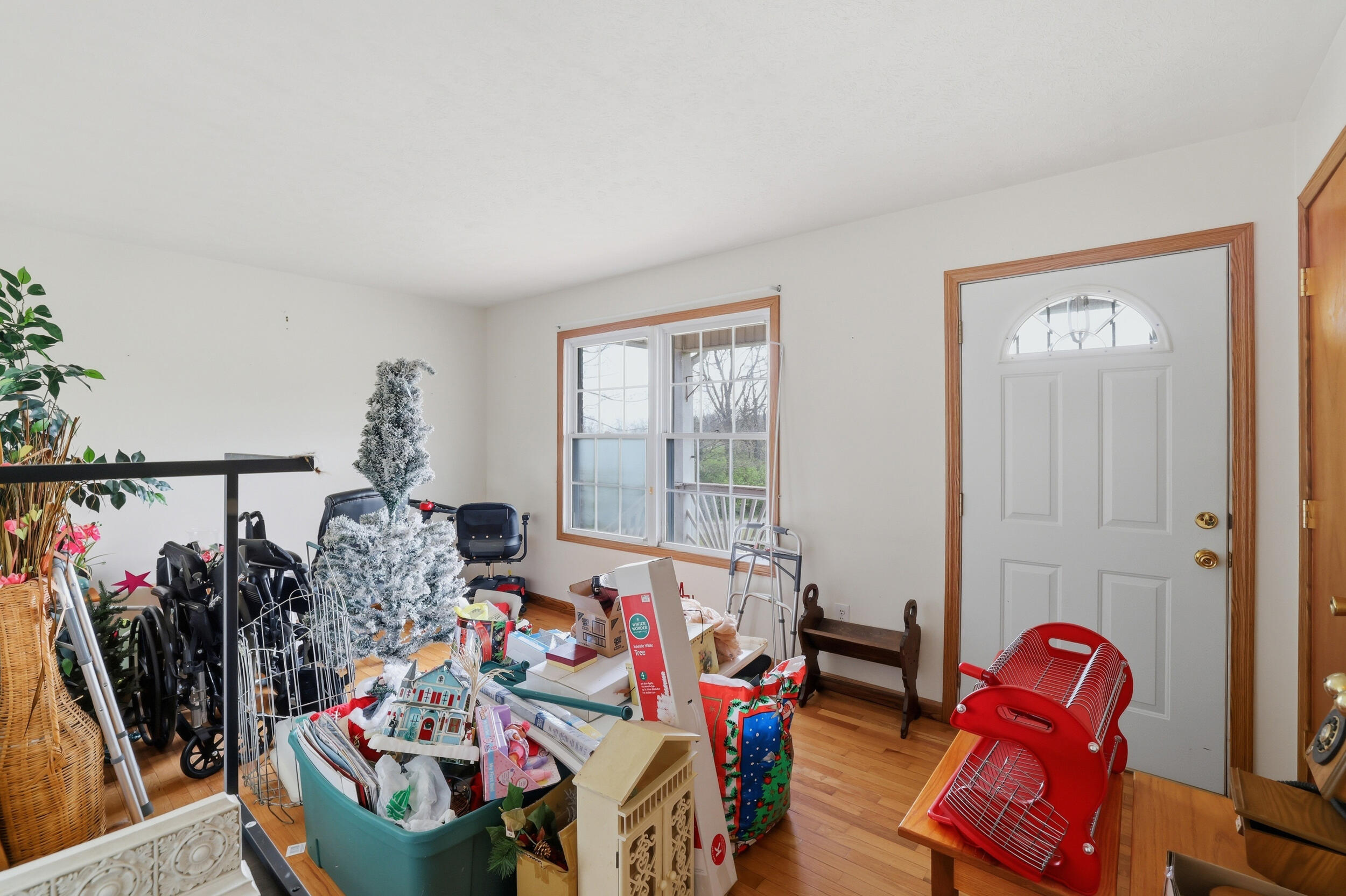 8100 Lebanon Road Danville, KY 40422 - Photo 5 of 40 Living Room