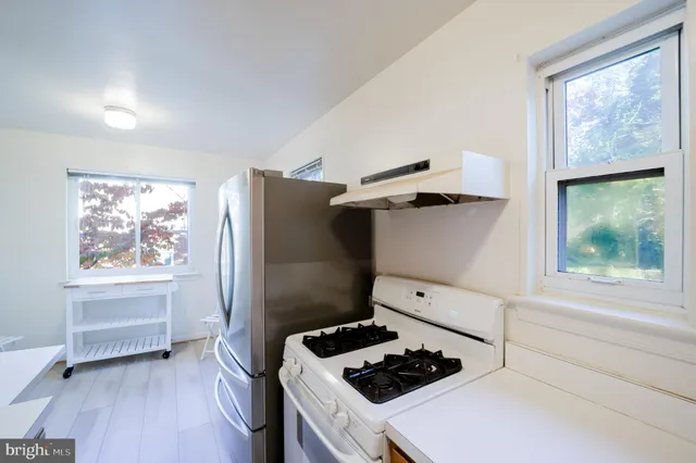 $3,275 | 5917 Rolston Road, Bethesda, MD 20817