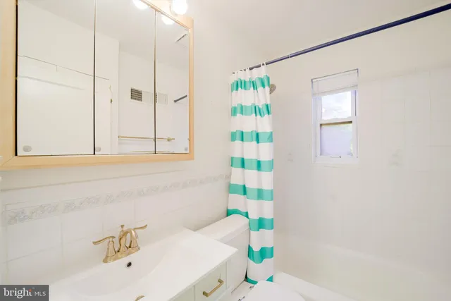 $3,275 | 5917 Rolston Road, Bethesda, MD 20817