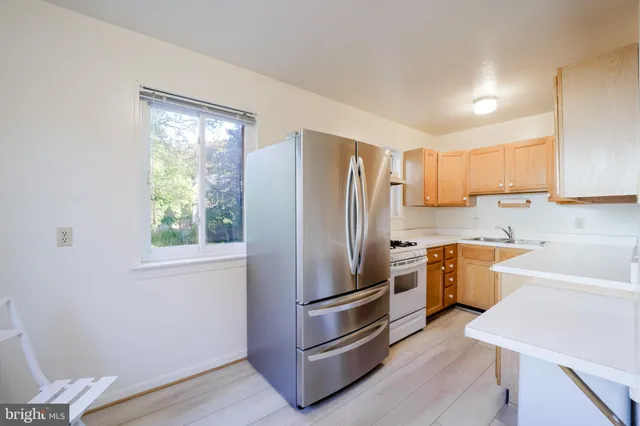 $3,275 | 5917 Rolston Road, Bethesda, MD 20817