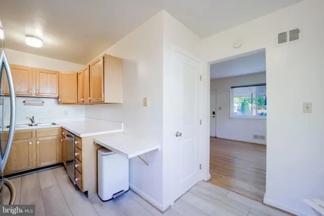 $3,275 | 5917 Rolston Road, Bethesda, MD 20817