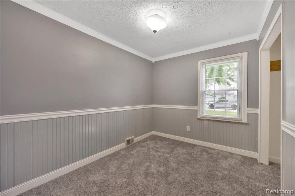 25107 Rosenbusch Boulevard Warren, MI 48089 - Photo 11 of 18
