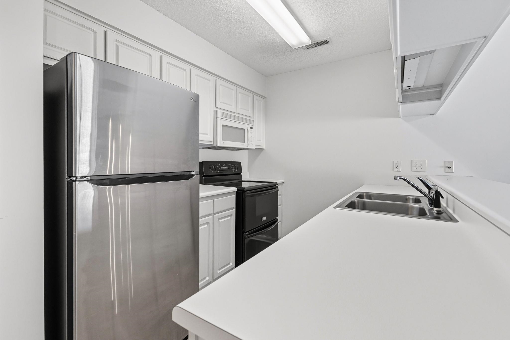 659 Woodmoor Drive, Unit 302 Murrells Inlet, SC 29576 - Photo 4 of 40