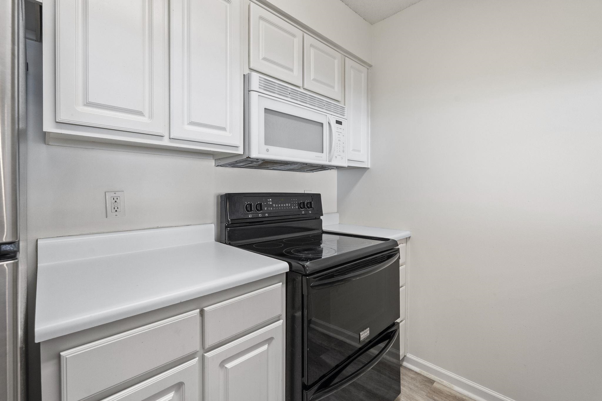 659 Woodmoor Drive, Unit 302 Murrells Inlet, SC 29576 - Photo 5 of 40