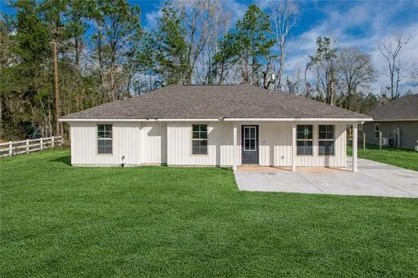 $1,750 | 24125 John McKigney Road, Springfield, LA 70462