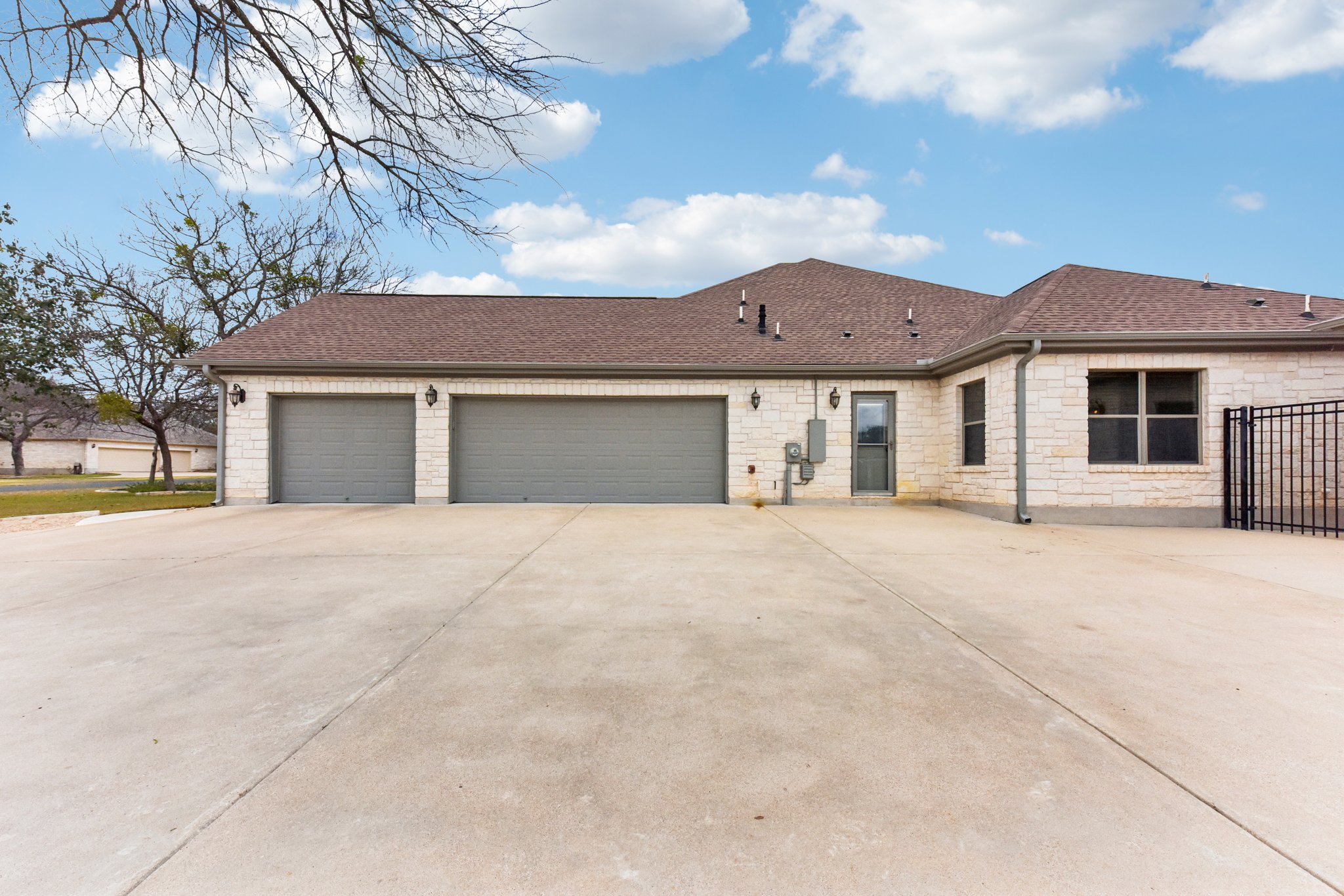 105 Silver Leaf Drive Georgetown, TX 78633 - Photo 29 of 40 front view of a house with a yard