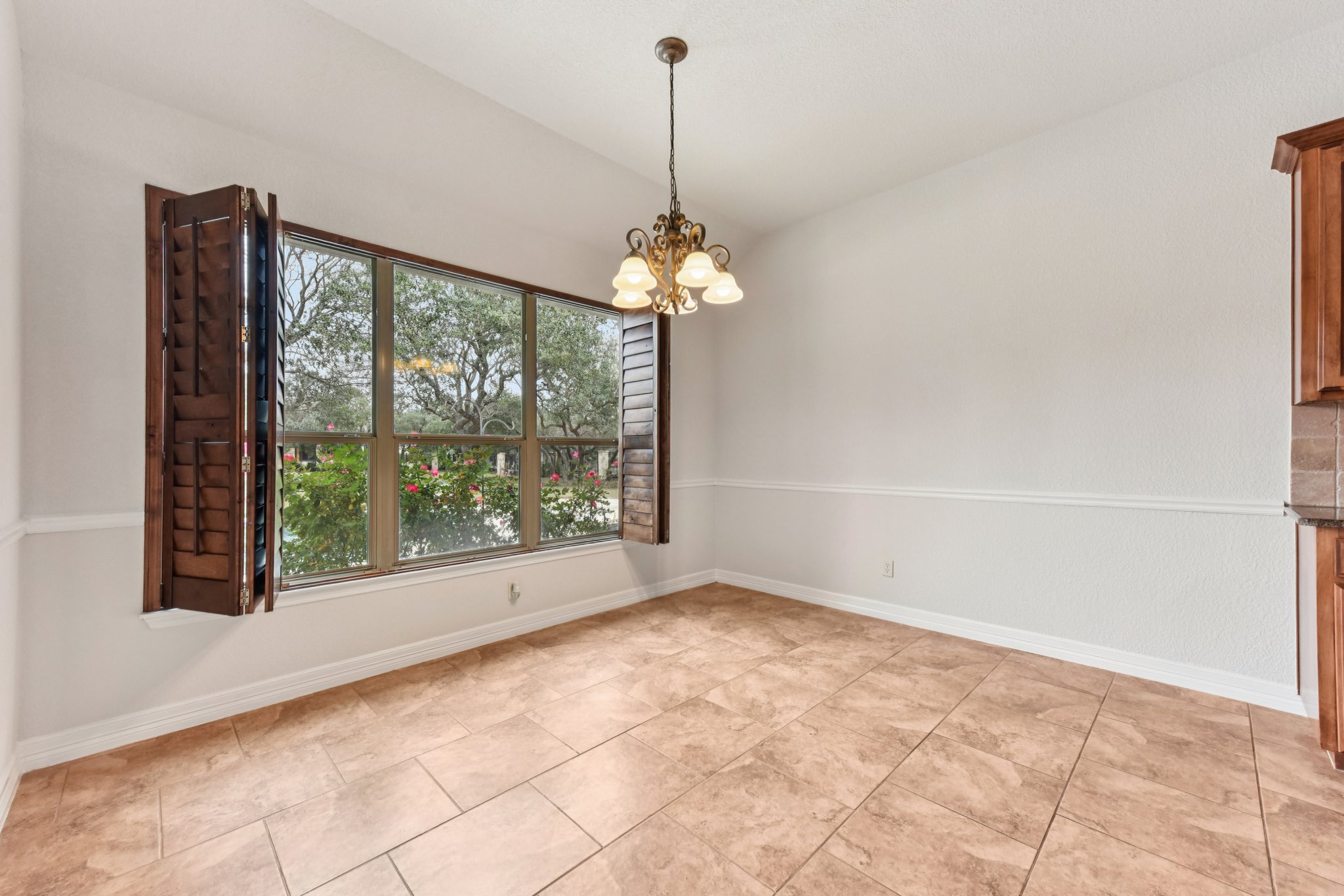 105 Silver Leaf Drive Georgetown, TX 78633 - Photo 10 of 40 a very nice looking room with a large window