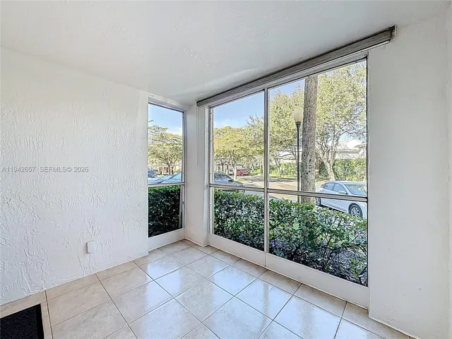 $2,000 | 9877 Westview Drive, Unit 619, Coral Springs, FL 33076