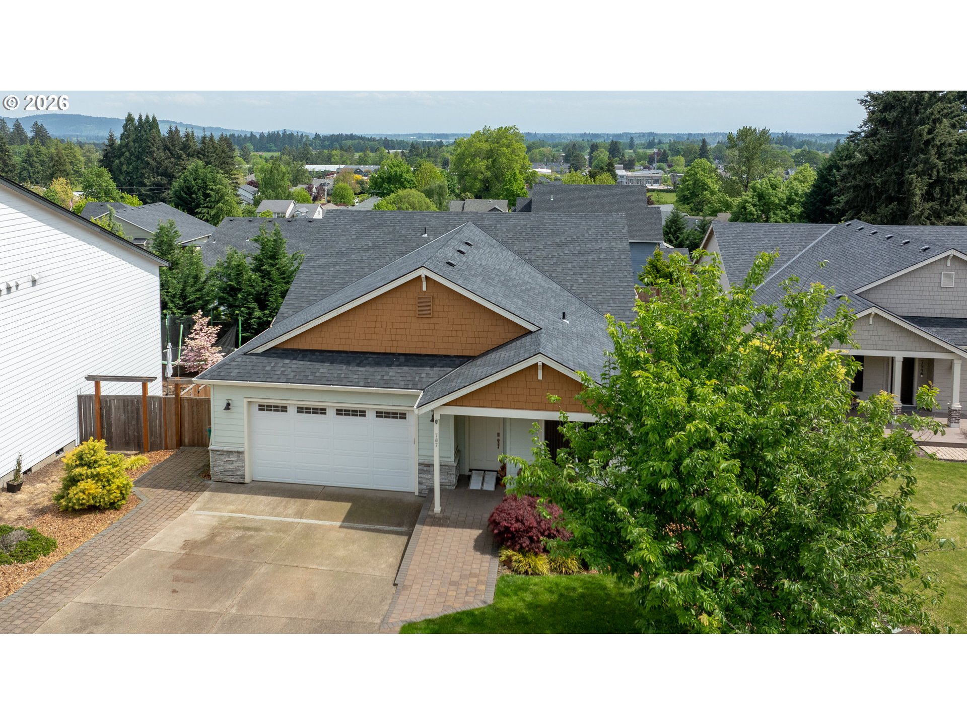 787 Southwest Alder Street Dundee, OR 97115 - Photo 4 of 33