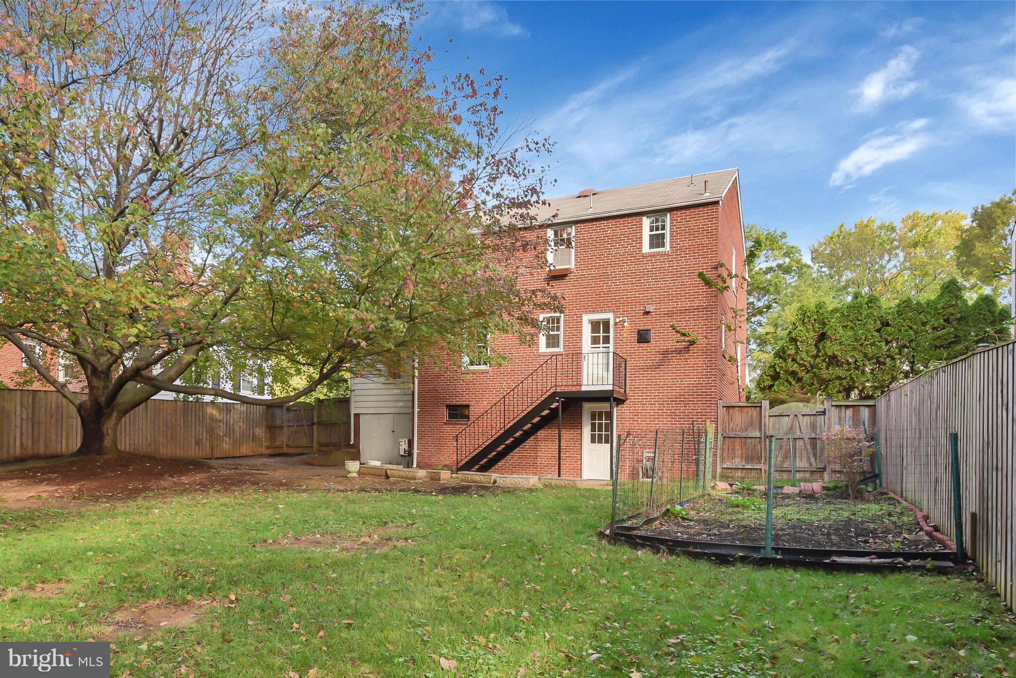 4616 19th Road North Arlington, VA 22207 - Photo 22 of 30 Large, Flat Back Yard