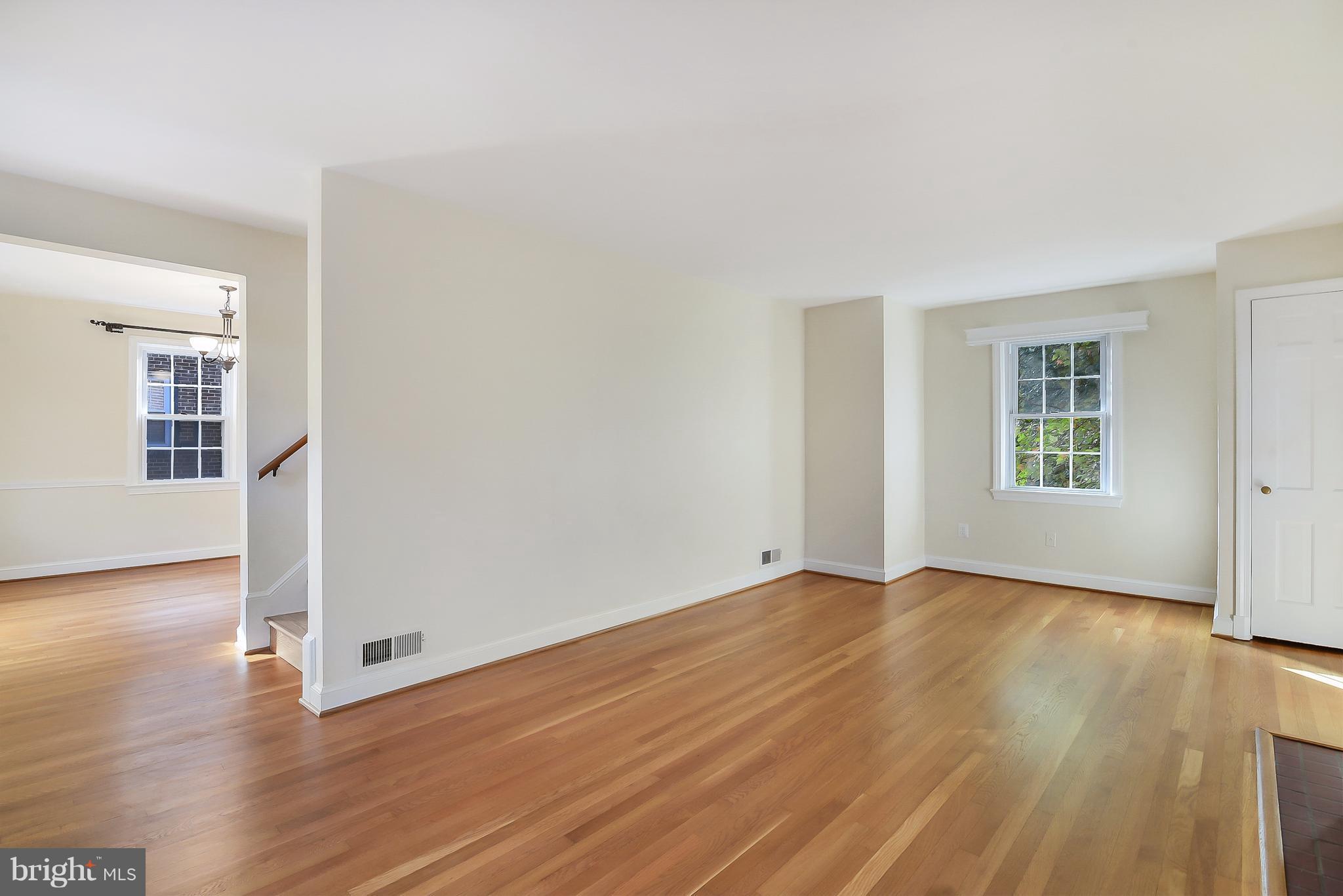 4616 19th Road North Arlington, VA 22207 - Photo 9 of 30 Open Living