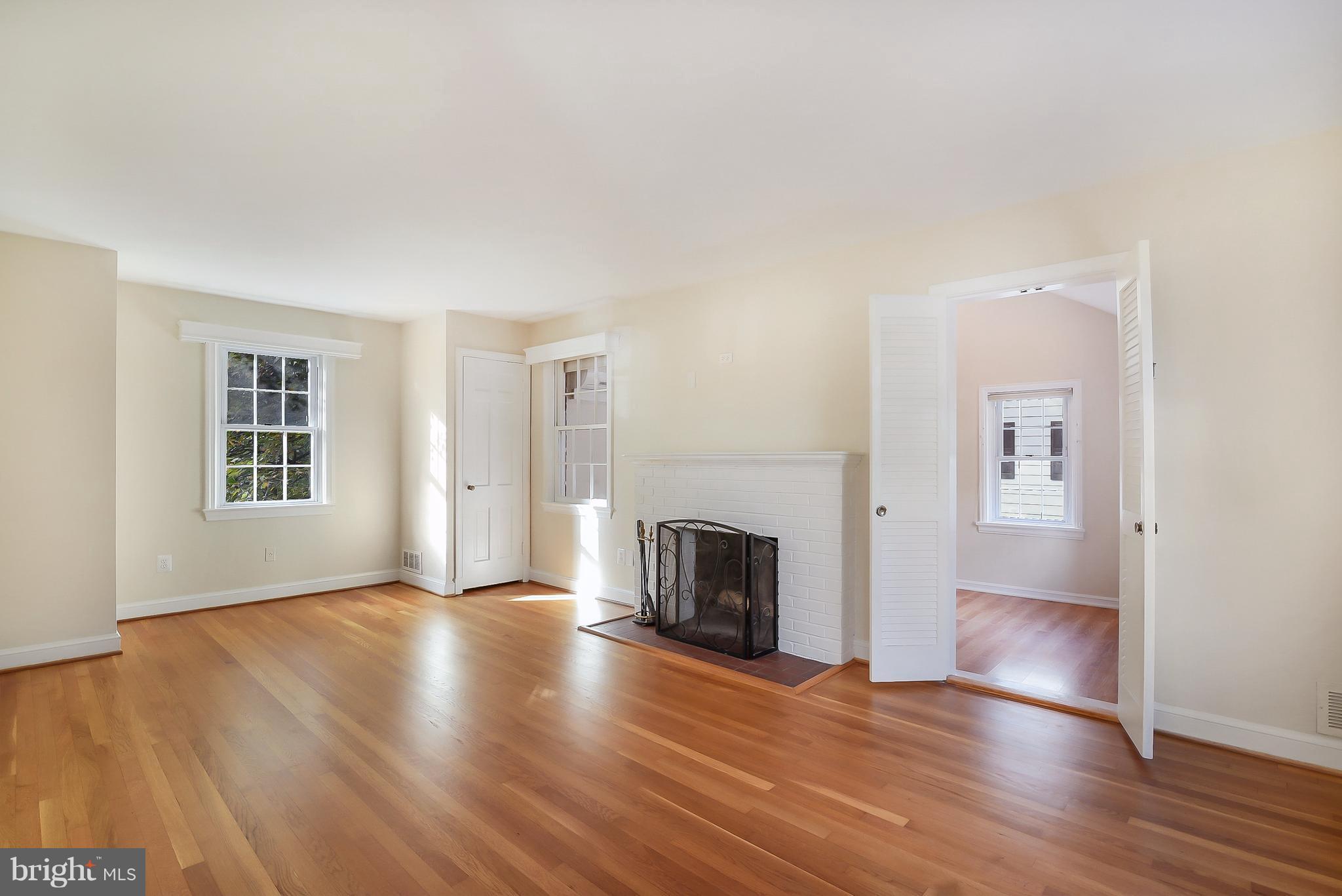 4616 19th Road North Arlington, VA 22207 - Photo 10 of 30 Original Hardwoods Lovingly Restored