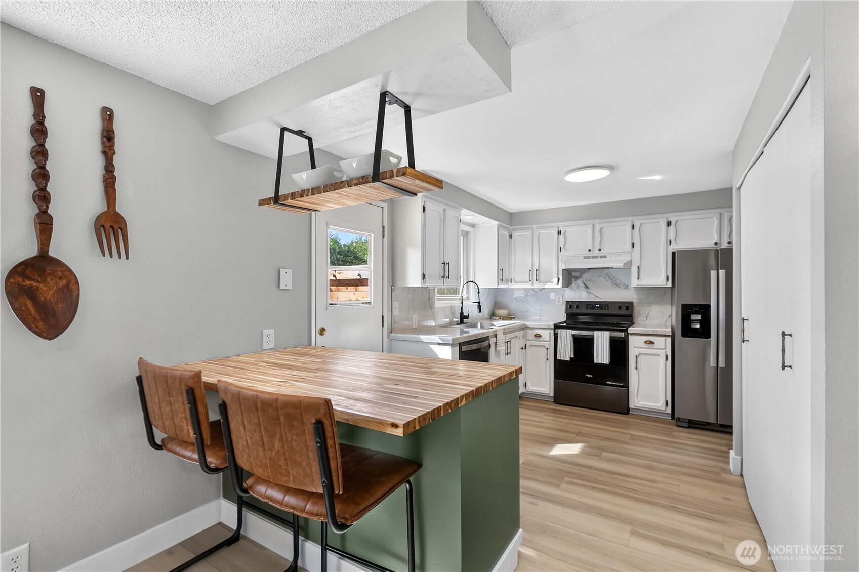 4165 Cougar Road Bellingham, WA 98226 - Photo 2 of 34