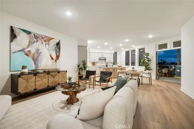 $1,850,000 | 414 Main Street, Unit 300, Huntington Beach, CA 92648