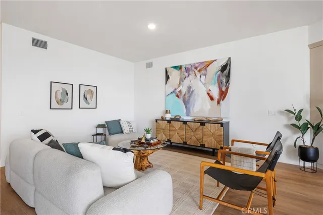 $1,850,000 | 414 Main Street, Unit 300, Huntington Beach, CA 92648