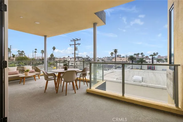 $1,850,000 | 414 Main Street, Unit 300, Huntington Beach, CA 92648